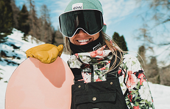 EIVY: Яркая одежда от красотки из Швеции