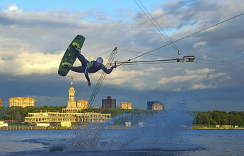 Городская волна: где кататься на вейкборде в Москве и сколько стоит