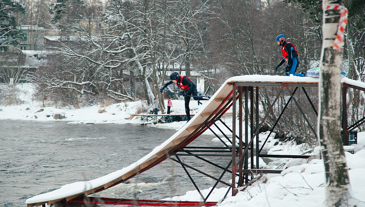 Правила катания на зимнем SUP с райдерами из Петербурга