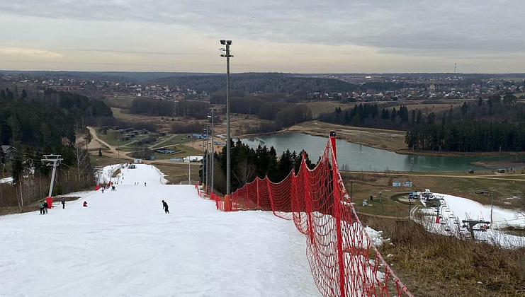 Снега нет, но вы держитесь: как горнолыжные курорты переживают оттепель